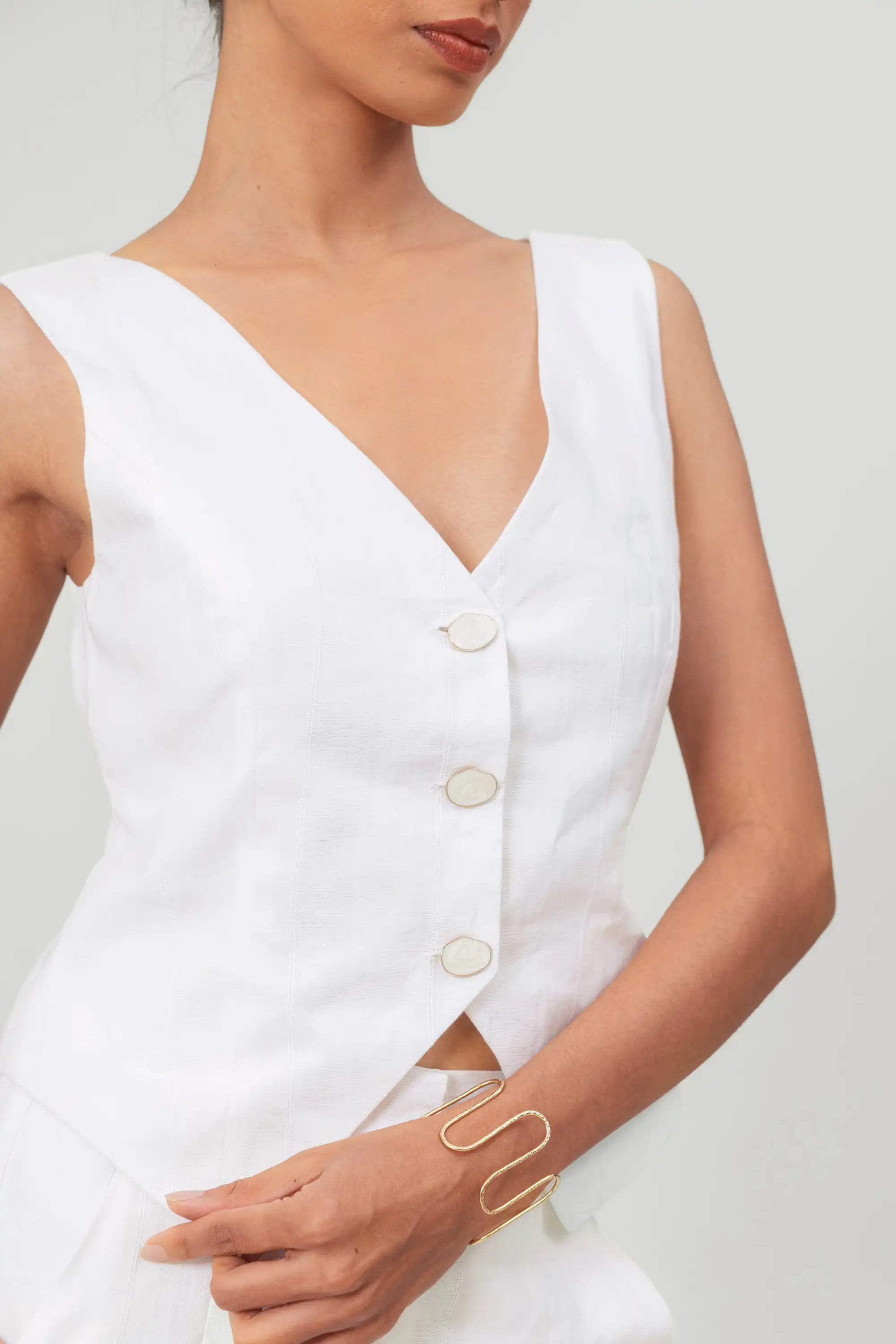 White Linen Vest by THE MRCH MUSE
